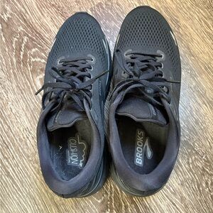 Brooks women’s Black Running Shoes size 11 wide ghost 15